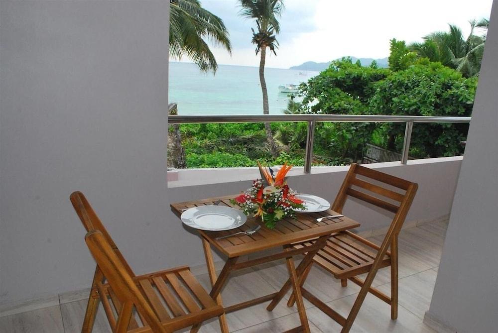 Apartamento de 140 m² con 4 habitación/es y 4 baño/s de uso privado, en Isla Mahé Anse Royale Exterior foto